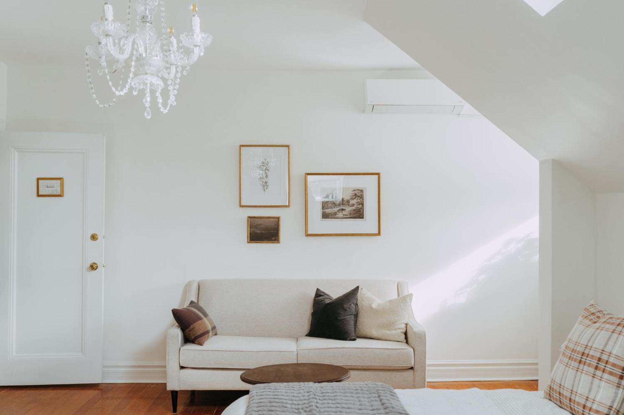 Bed and Breakfast No. 5 East Виннипег Экстерьер фото