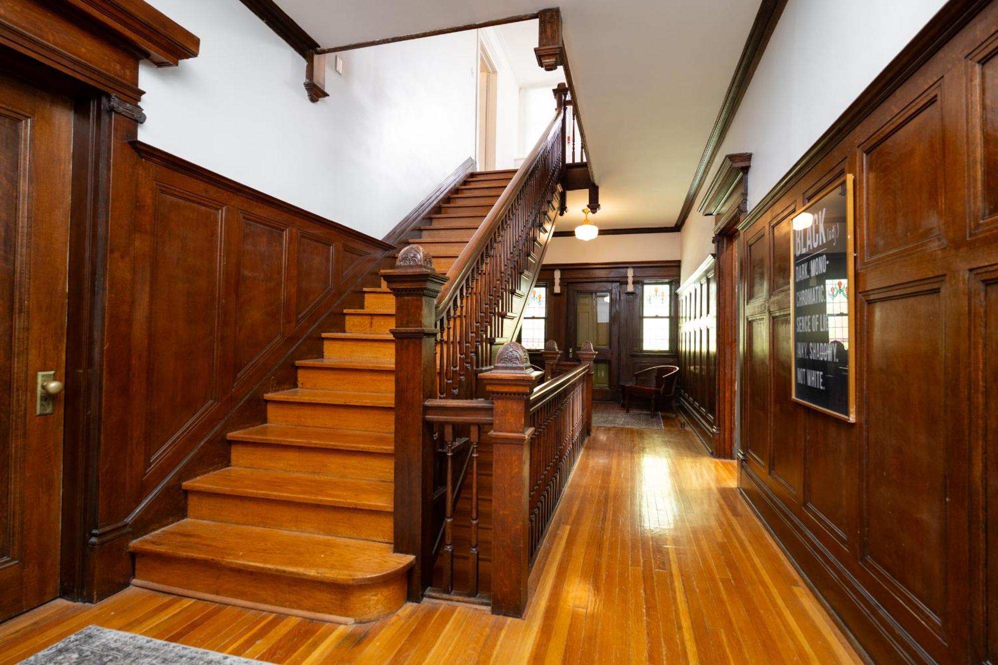 Bed and Breakfast No. 5 East Виннипег Экстерьер фото