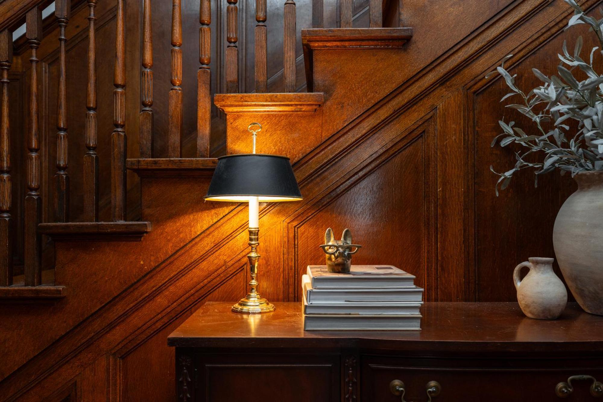 Bed and Breakfast No. 5 East Виннипег Экстерьер фото