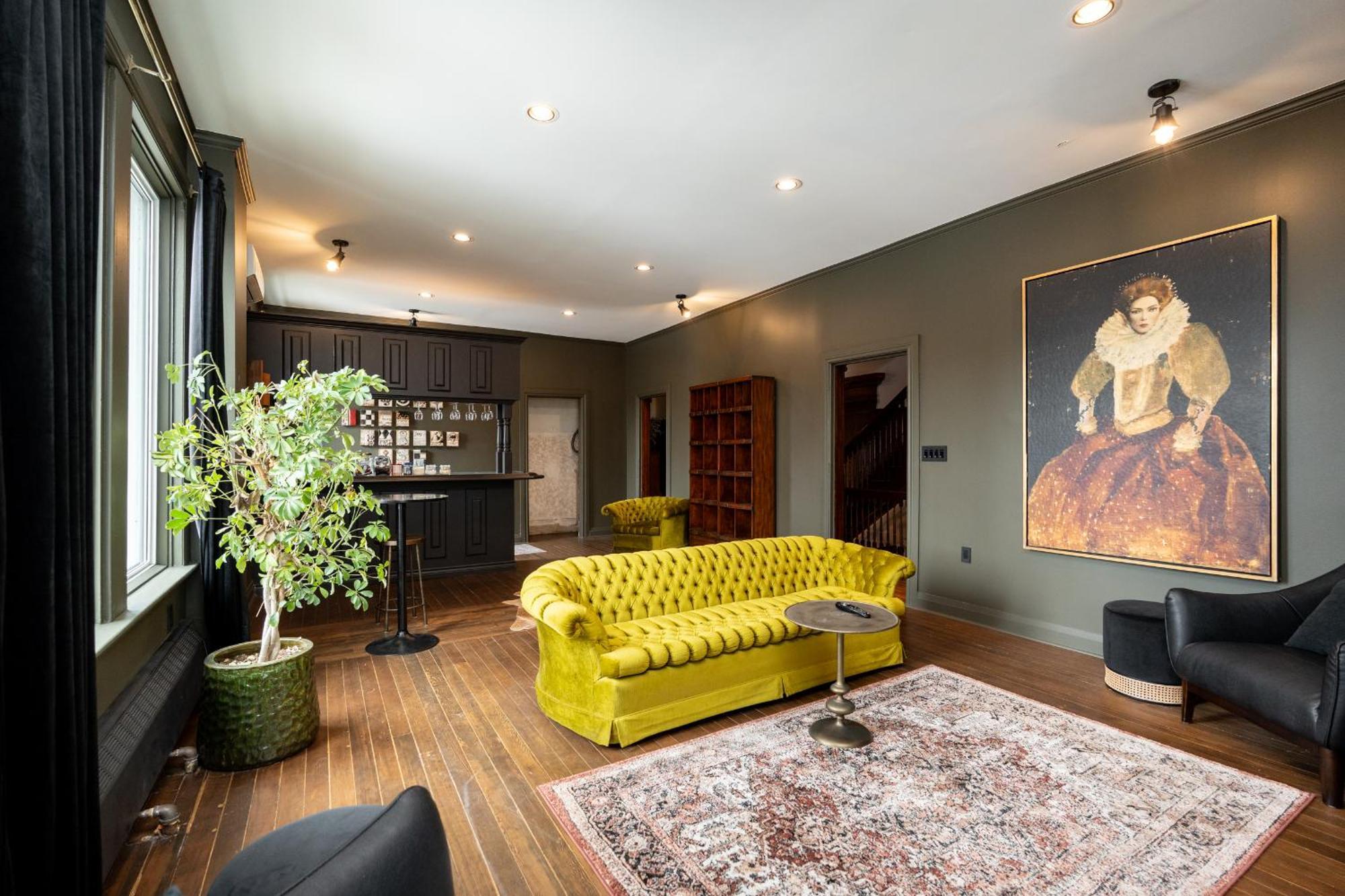 Bed and Breakfast No. 5 East Виннипег Экстерьер фото
