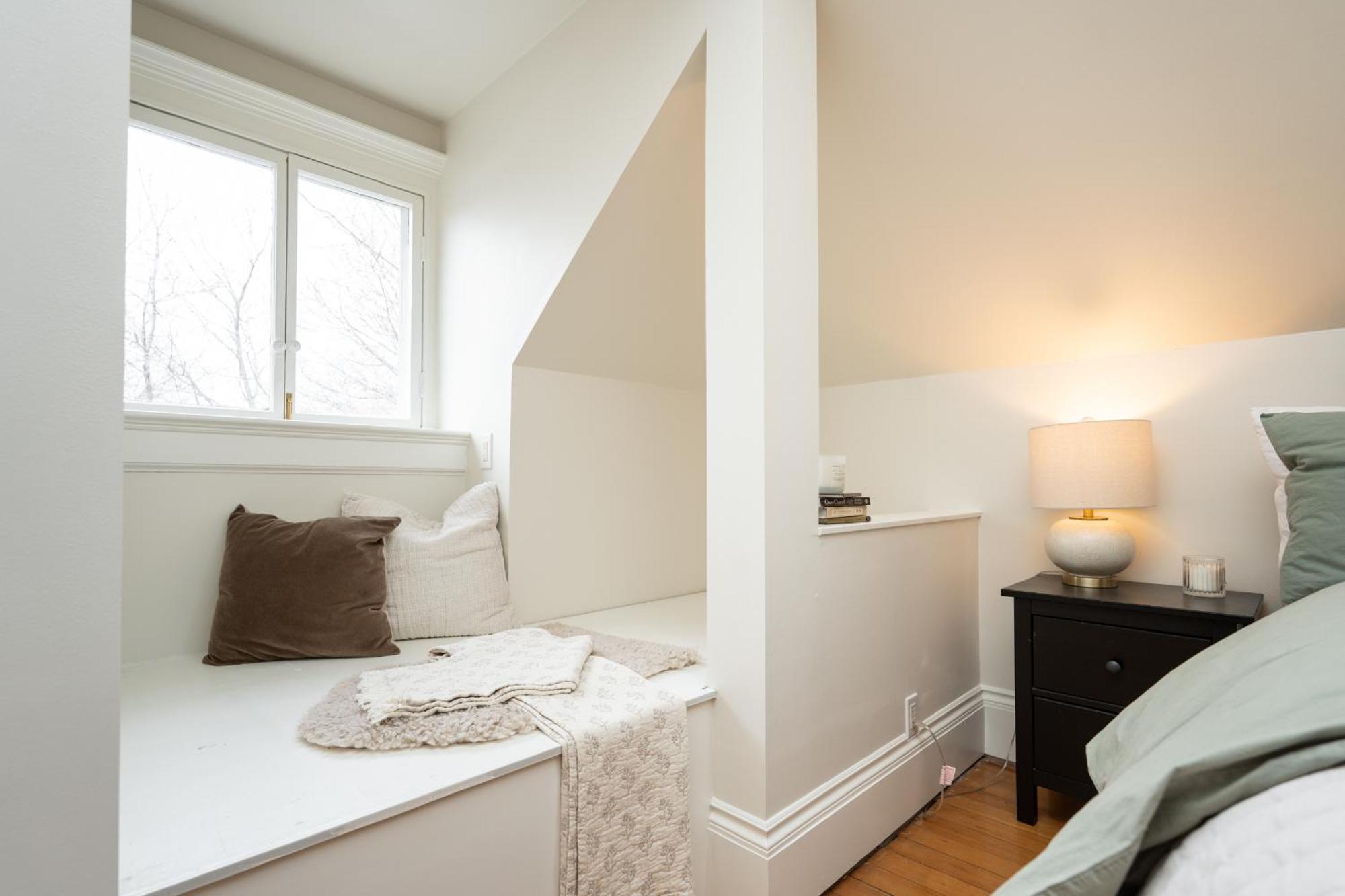 Bed and Breakfast No. 5 East Виннипег Экстерьер фото
